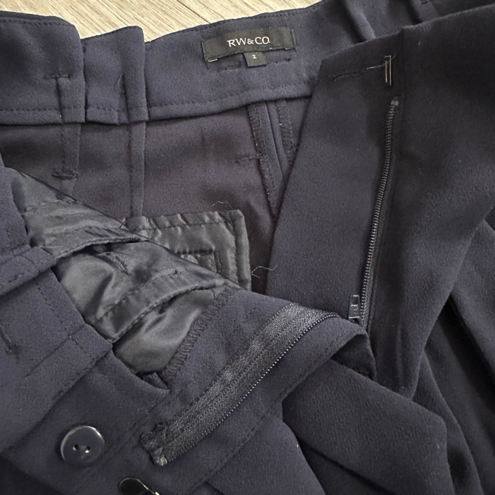 RW&CO. Navy Ankle Cropped Pants - Picture 6 of 7